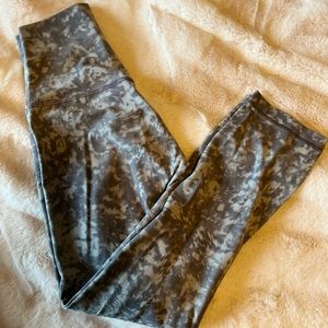 Lululemon align 21” crop size 2 in summer shade ice grey multi.